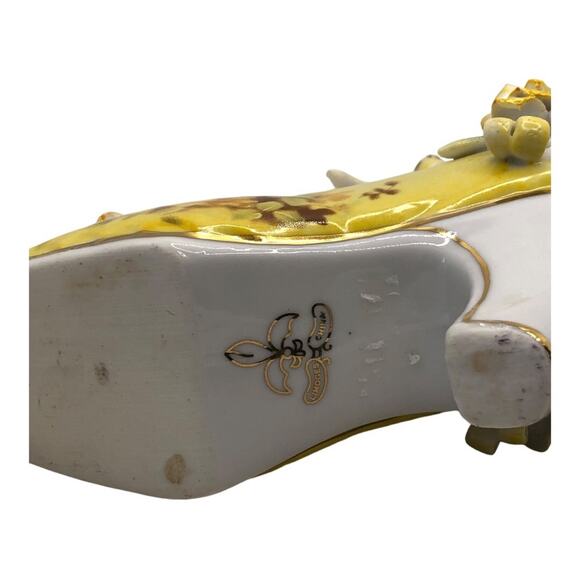 Vintage Inspired Ceramic Yellow Flowers Delicate White Ruffles Boot Limoges - Picture 7 of 11